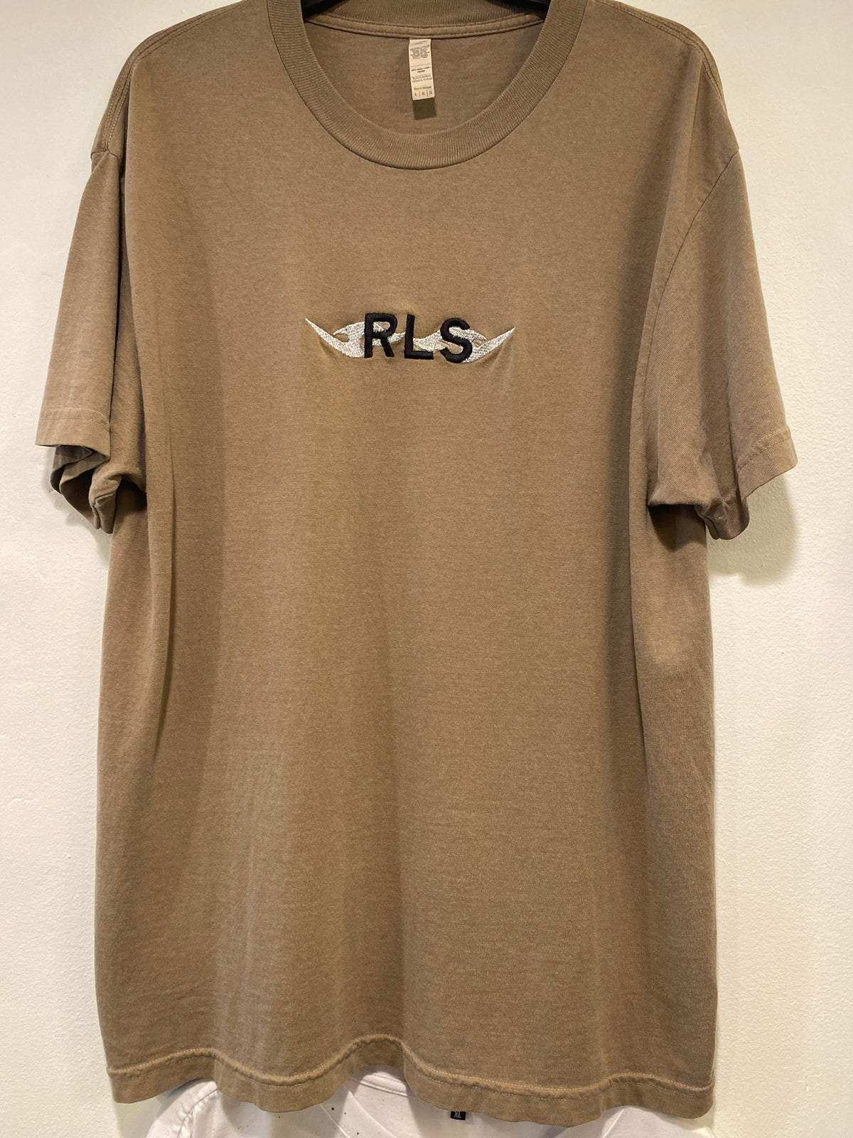 Realistic tee